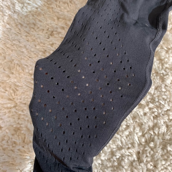 Lululemon reveal tight - Picture 3 of 4